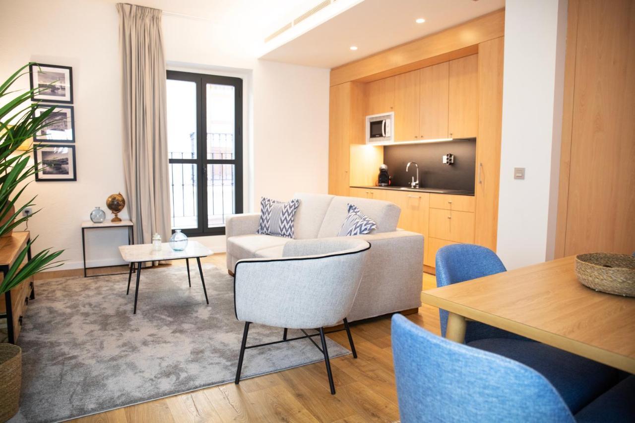 Nqn Aparts & Suites Sevilla Ngoại thất bức ảnh