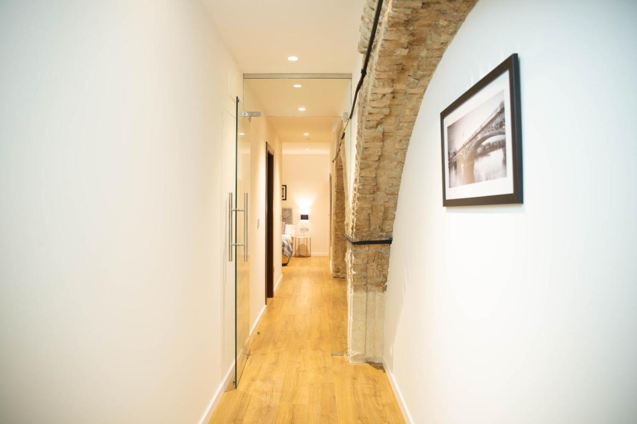 Nqn Aparts & Suites Sevilla Ngoại thất bức ảnh