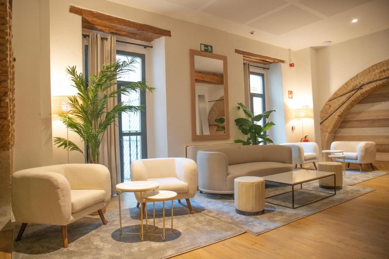 Nqn Aparts & Suites Sevilla Ngoại thất bức ảnh