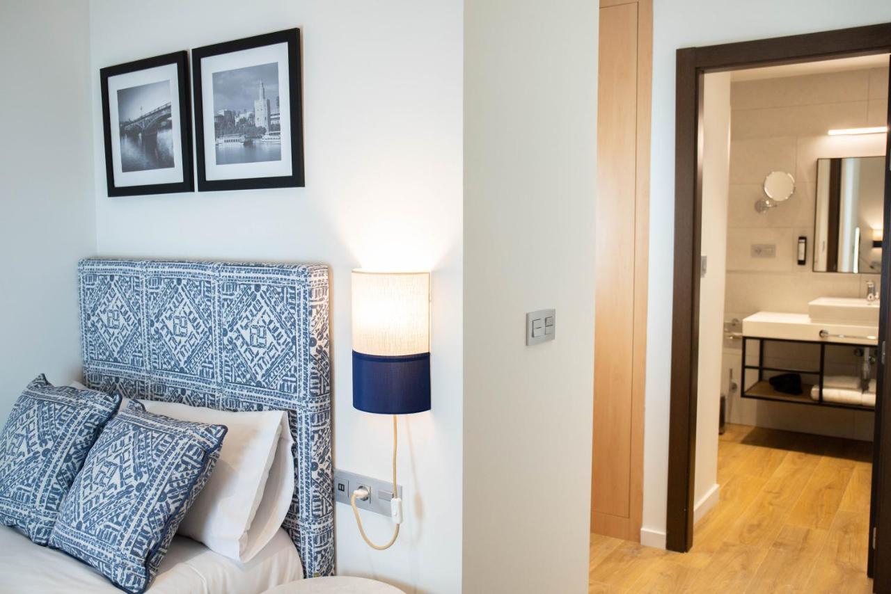 Nqn Aparts & Suites Sevilla Ngoại thất bức ảnh