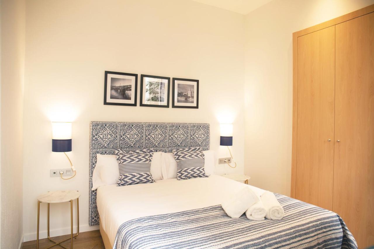 Nqn Aparts & Suites Sevilla Ngoại thất bức ảnh