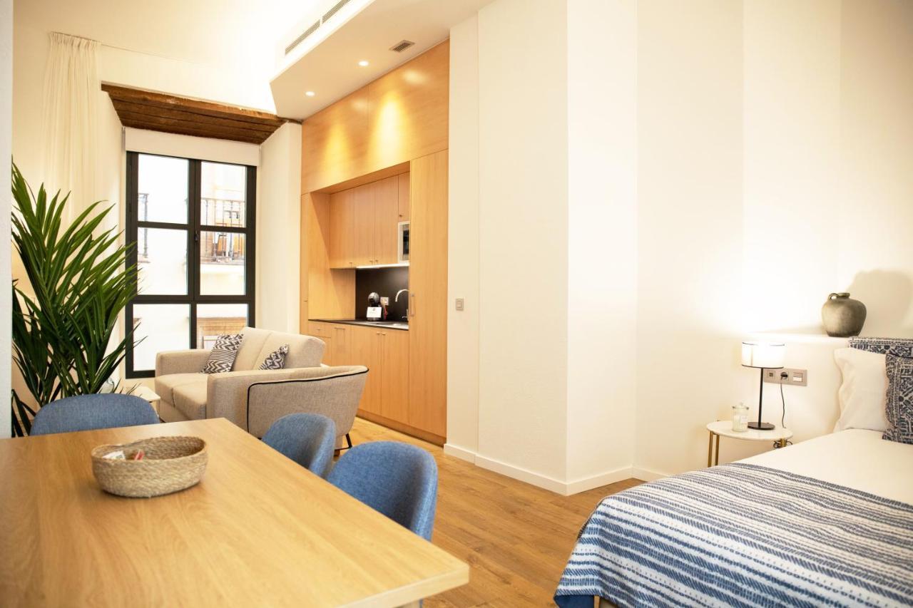 Nqn Aparts & Suites Sevilla Ngoại thất bức ảnh