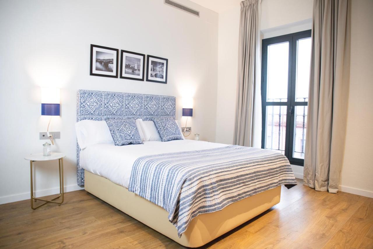 Nqn Aparts & Suites Sevilla Ngoại thất bức ảnh