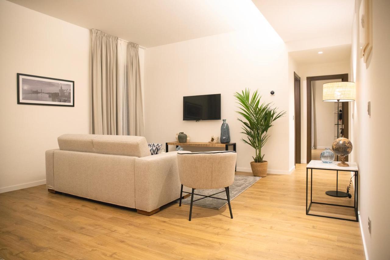 Nqn Aparts & Suites Sevilla Ngoại thất bức ảnh