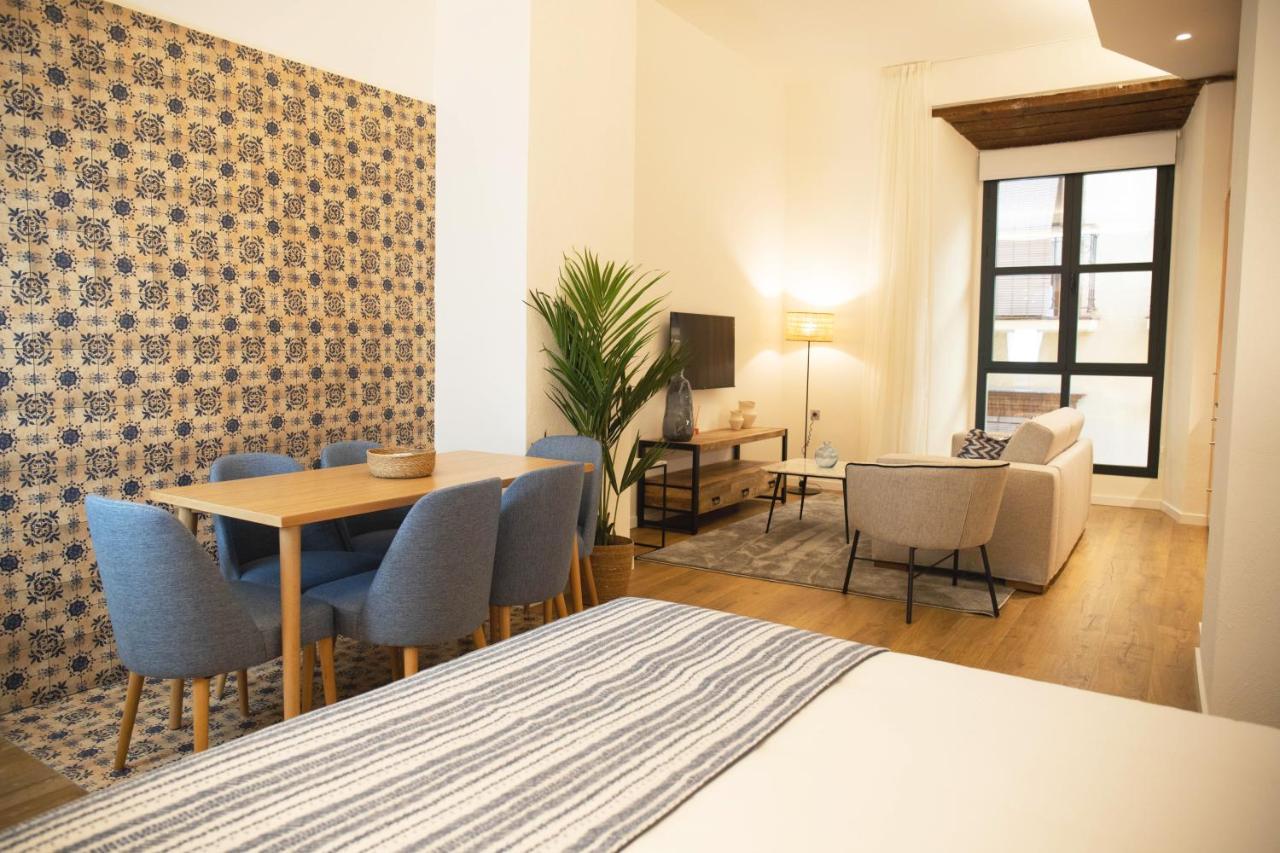 Nqn Aparts & Suites Sevilla Ngoại thất bức ảnh
