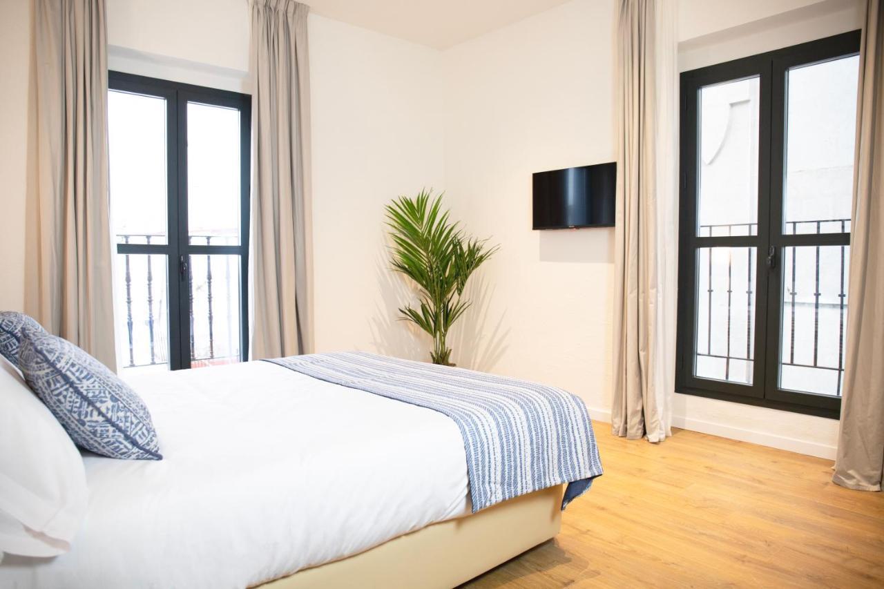 Nqn Aparts & Suites Sevilla Ngoại thất bức ảnh