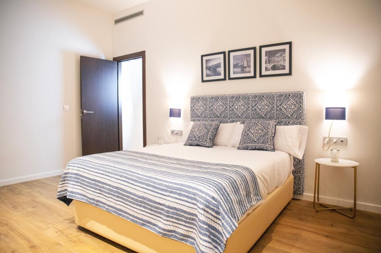 Nqn Aparts & Suites Sevilla Ngoại thất bức ảnh
