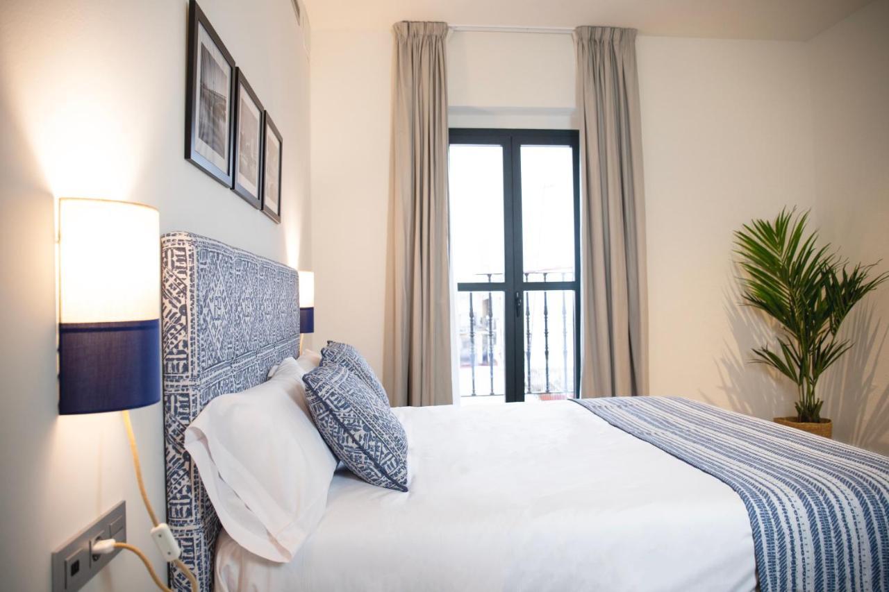 Nqn Aparts & Suites Sevilla Ngoại thất bức ảnh