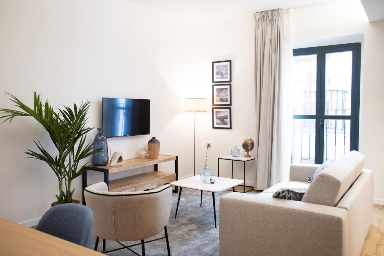 Nqn Aparts & Suites Sevilla Ngoại thất bức ảnh