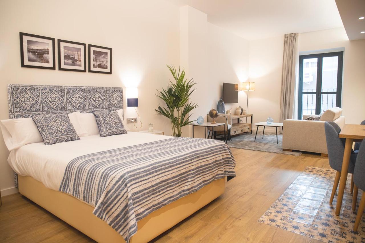 Nqn Aparts & Suites Sevilla Ngoại thất bức ảnh