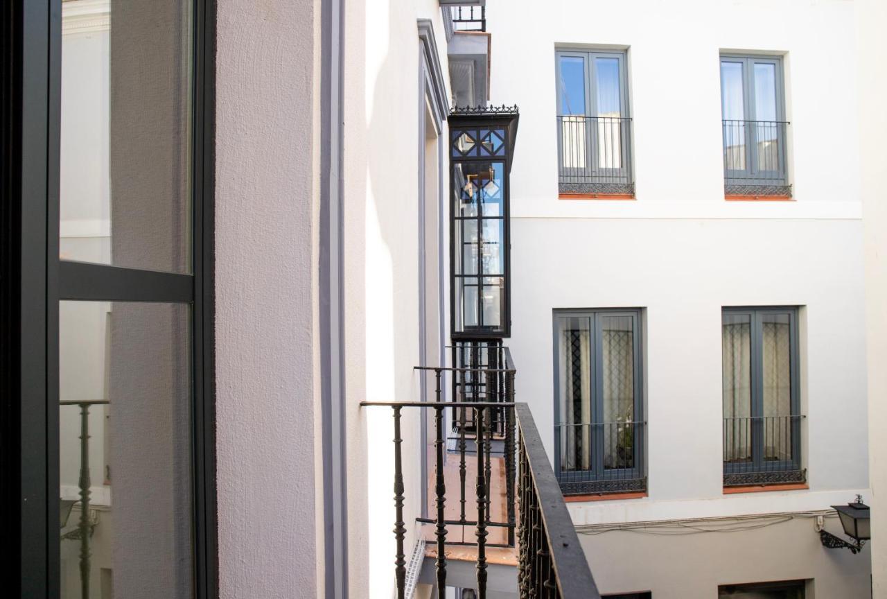 Nqn Aparts & Suites Sevilla Ngoại thất bức ảnh